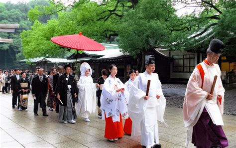 Guide To Attending Japanese Wedding Phrases Etiquette Things To Avoid