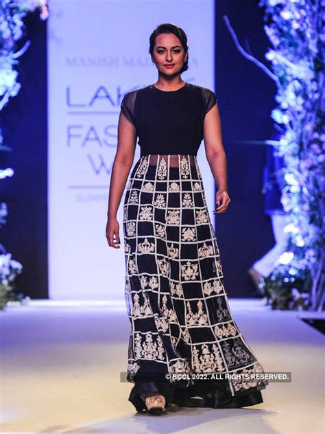 Sonakshi Sinha Walks The Ramp For Fashion Designer Manish Malhotra On Day 1 Of The Lakme Fashion