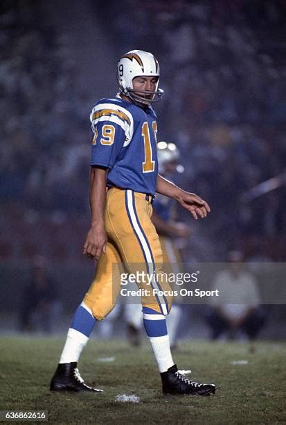 San Diego Chargers Quarterback Photos And Premium High Res Pictures
