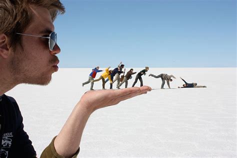 7 Easy Steps For Creating Forced Perspective Photography With Images