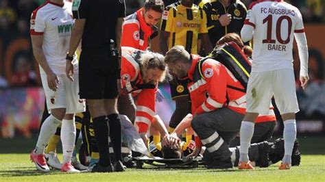 „dass die verletzung schwer ist, hat man direkt geahnt und gehört. der bvb präsentierte sich nach ausgeglichener anfangsphase auch ohne den angeschlagenen haaland extrem effektiv. Julian Weigl: Horror-Verletzung - BVB-Profi bricht sich ...
