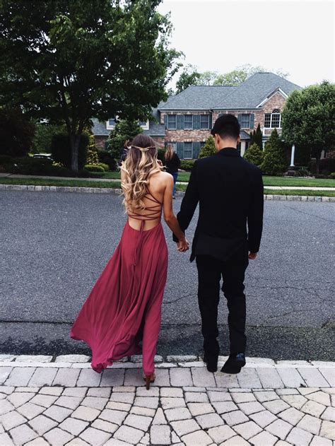 Pin ↝ Brinichole8 Prom Pictures Couples Prom Photoshoot Prom Poses