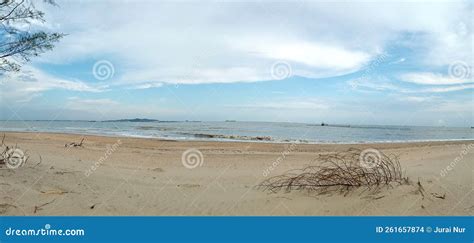 Lenskep From The Beach In Penajam Paser Utara Indonesia In November