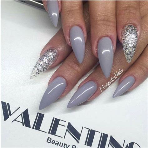40 Examples Of Grey Silver Nails For A Cool Manicure Silver Nails