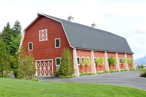 Red Barn Farm Stock Image Image Of Agriculture Farm 23698493