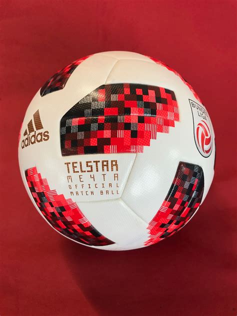 Die fussballreise ist ein ideales geschenk zum geburtstags, hochzeitstag, valentinstag. Adidas WM-Ball Telstar Mechta für neue Bundesliga-Saison ...