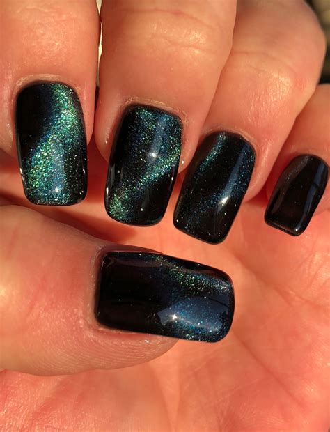 Cure the cat eyes gel immediately for 90s once the cat eyes effect done, if the cat eye effect is weak in one layer, please repeat step 4 to strengthen the effect. Perfect Nails, cat eyes | Cat eye nails polish, Cat eye ...