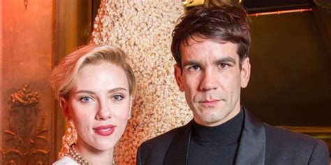 Scarlett johansson is pregnant and secretly expecting her first child with saturday night live star husband colin jost. Romain Dauriac Wiki: Who is Scarlett Johansson's child father?