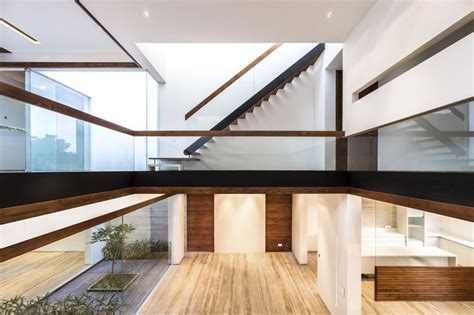 A Sleek Modern Home With Indian Sensibilities And An Interior Courtyard