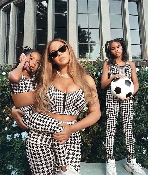 Beyoncé Poses With Daughters Blue Ivy And Rumi For Ivy Park