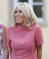 Compte non officiel de notre belle et élégante première dame brigitte macron. Sabemos el secreto de Brigitte Macron para dar volumen a ...