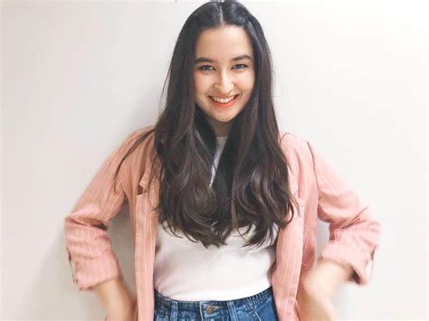 Ποιεω (poieo) = i create) is an art form in which human language is the interactive layering of all these effects to generate meaning is what marks poetry. Biodata, Profil, Fakta Unik dan Foto Stephanie Poetri ...