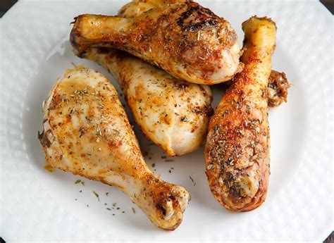 These oven fried chicken drumsticks are so easy to make y'all like for real!! How to Use Your Oven to Easily Cook Chicken Drumsticks | eHow