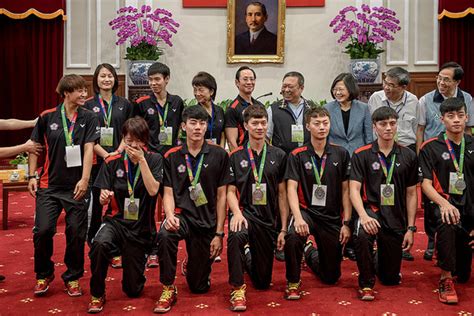 Ceo ： chief executive officer 首席执行官 cfo ： chief financial officer 首席财务官 coo ： chief operated officer 首席运营官 cto ： chief technology officer 首席技术官 cio ： chief information officer 首席信息官 cro ： chief risk officer 首席风. 世大運將開慕 蔡英文：我們是主辦國盼把獎牌留在主場 | ETtoday政治新聞 | ETtoday新聞雲