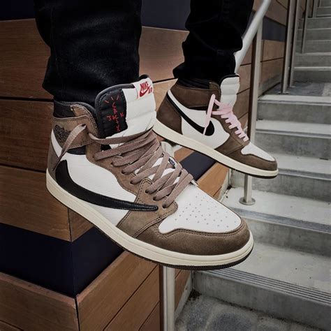 See more ideas about samsung wallpaper, cellphone wallpaper, phone wallpaper. Jordan 1 Retro High Travis Scott | Jordan casual shoes ...
