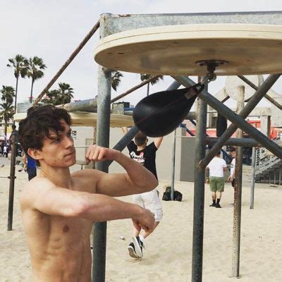 Tom Holland Shirtless Tumbex