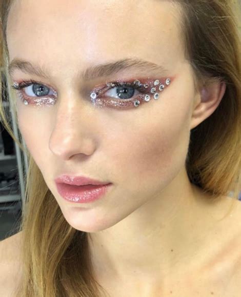 The Top 7 Makeup Trends For 2020 True Glue