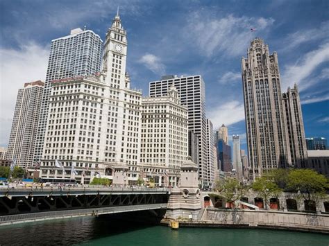 Audio Tour 10 Most Iconic Buildings Along The Chicago Riverwalk Wttw