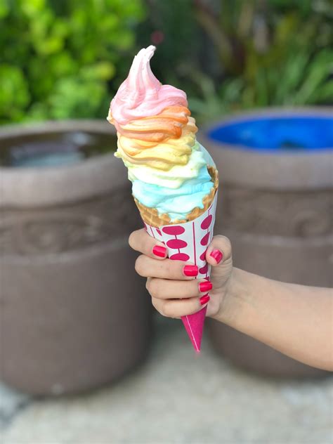 무료 이미지 Soft Serve Ice Creams 아이스크림 콘 냉동 디저트 식품 낙농 담홍색 Sorbetes