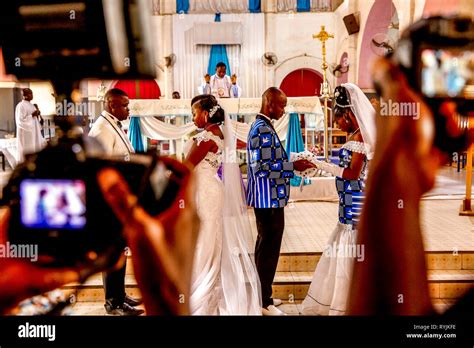 Weddings In Ouagadougous Catholic Cathedral Burkina Faso Stock Photo