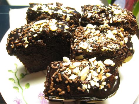 Yuk langsung saja simak cara dan resepnya di bawah ini : LifE Is BeaUtiFuL...: Kek Coklat Moist Paling Sedap!