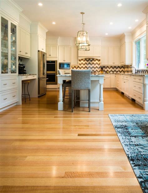 Anne Trend Natural Red Oak Floors With White Cabinets