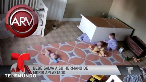 bebé salva a su hermano de morir aplastado por un mueble al rojo vivo telemundo youtube