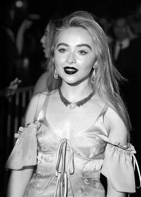 “sabrina Carpenter Outside The Harpers Bazaar Icons Party During New