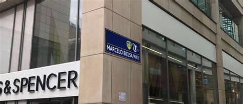 Fiebre Por El Loco Una Calle En Leeds Fue Rebautizada Marcelo Bielsa