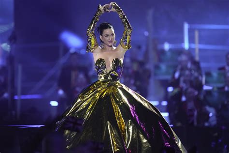 Katy Perrys Gold Dress At Kings Coronation Concert Popsugar Fashion