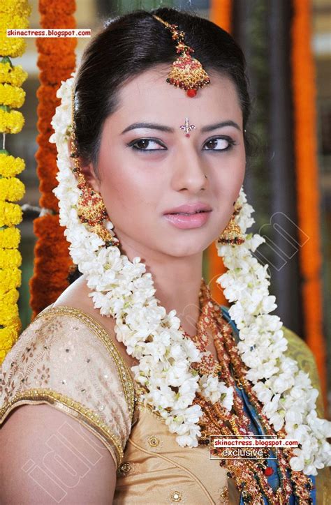 Skin Actress Isha Chawla Looking Gorgeous In Saree Pics 7480 Hot Sex Picture