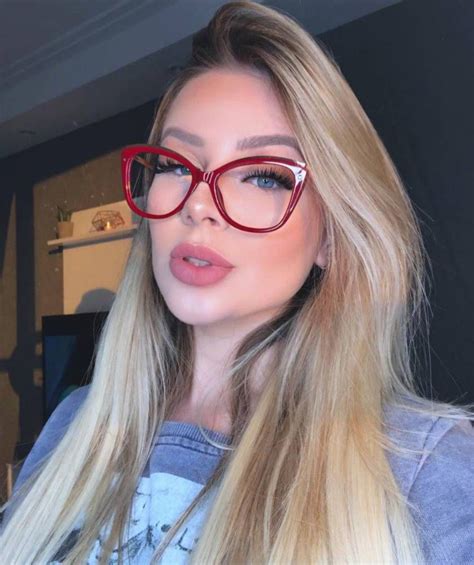 Glasses For Round Faces Girls With Glasses Short Grunge Hair Eyewear Trends Fashion Eye