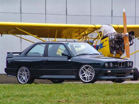 В 1987 году на франкфуртском автосалоне баварцы представили универсал (туринг) е30/5. BMW e30 Review: BMW M3 E30 Photos
