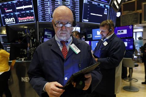 Dow Jumps Over 500 Points Amid Hopes Of Fed Rate Cut Ap News