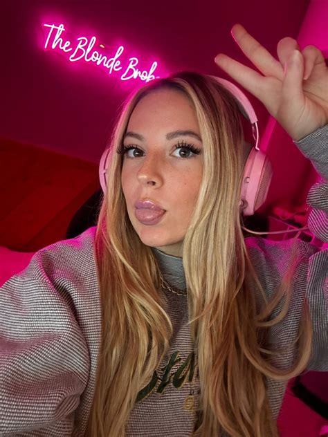 The Blonde Broker On Twitter First Time Playing Ranked Come Watch🙃