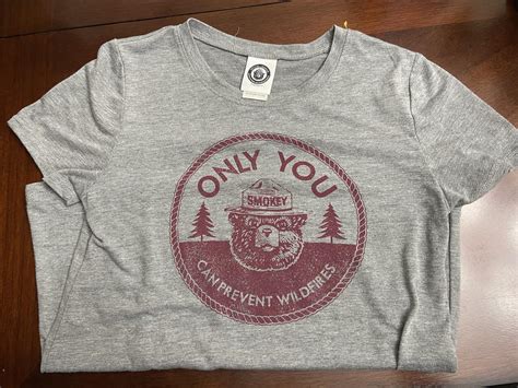 Albania algérie andorra armenia argentina aruba australia azerbaijan bahrain belgium беларусь/belarus bosnia and herzegovina brasil българия / bulgaria canada chile mainland china / 中国大陆 hong kong sar / 香港特別行政區 macau sar / 澳門特別行政區 taiwan, china / 中國台灣 colombia costa rica cyprus česká republika danmark deutschland / germany ecuador. Smokey the Bear t-shirt $6 : ThriftStoreHauls