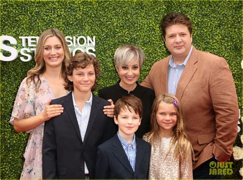 But if you've been missing the show and can't wait for september to arrive, here's a little sneak peek as the quint caught up with the cast of young sheldon. Full Sized Photo of rob lowe son matthew join young ...