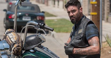 Mayans Mc Watch The First Look Of The Sons Of Anarchy Spinoffs