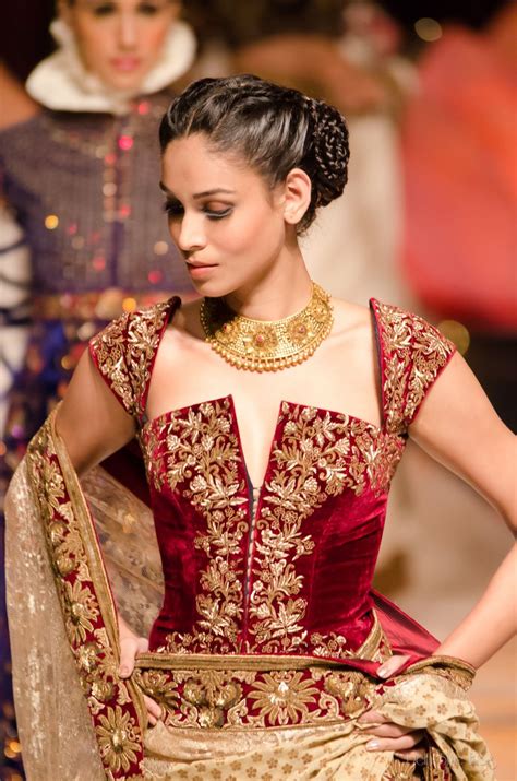 delhi style blog rohit bal india bridal fashion week 2013 the mulmul masquerade couture fashion