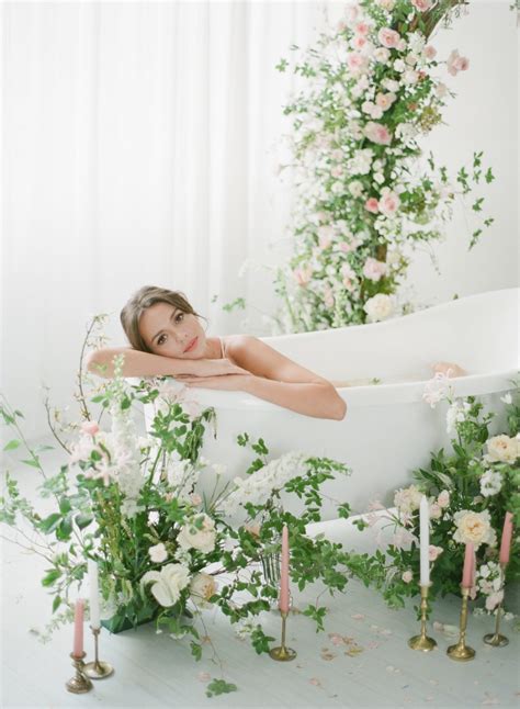 Soft Bridal Boudoir With A Milk Bath The White Wren