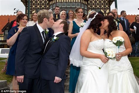 Australia Losing Millions To New Zealand In Gay Weddings Daily Mail