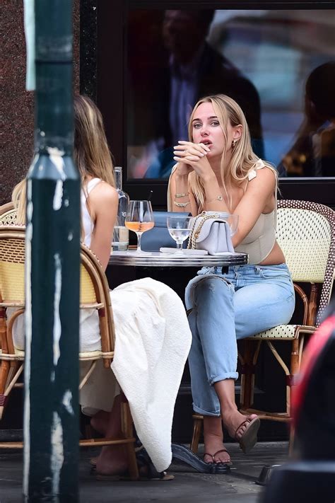 Kimberley Garner Shows Off Her Toned Figure In A Beige Corset While Enjoying Drinks With Friends