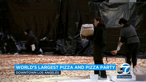 Pizza Hut Attempts To Break Record For Worlds Largest Pizza At Los