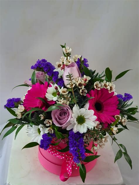 Small Round Hatbox Arrangements Sixways Florist Gorslas Flower