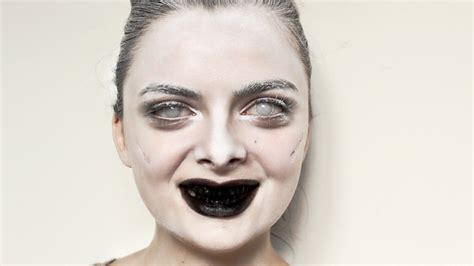 pretty ghost makeup tutorial