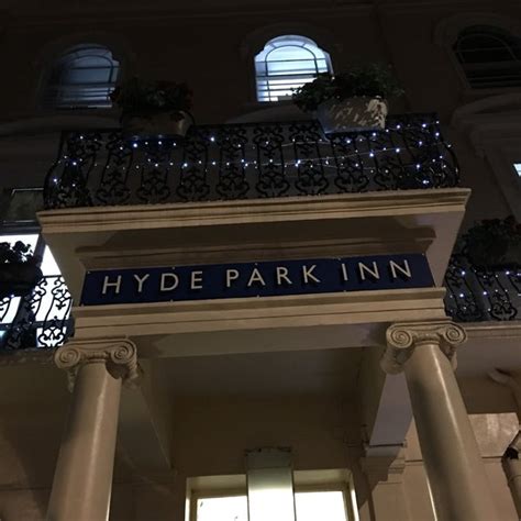 This is handpicked hotel having awesome rooms with great service topped with our 24x7 hotline support. Smart Hyde Park Inn - 48-50 Inverness Tce