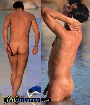 Guarraxia Jes S Vazquez Pillado Desnudo En La Playa