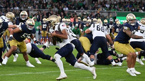 Notre Dame Defeats Navy 42 3 In Season Opener Naval Academy Athletics