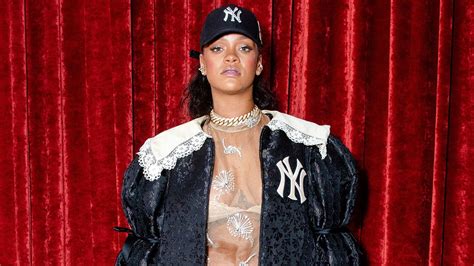 Rihannas Savage X Fenty Will Show At New York Fashion