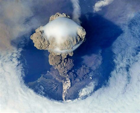 Volcanic Eruption As Seen From Space Volcano Clouds Natural Phenomena
